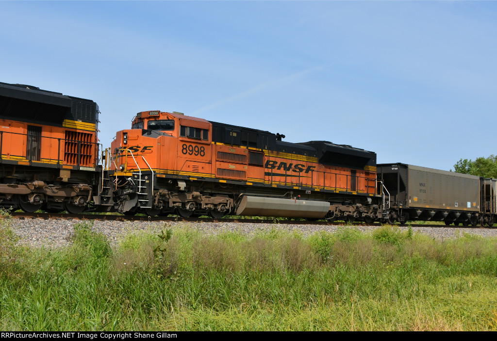 BNSF 8998 Roster shot